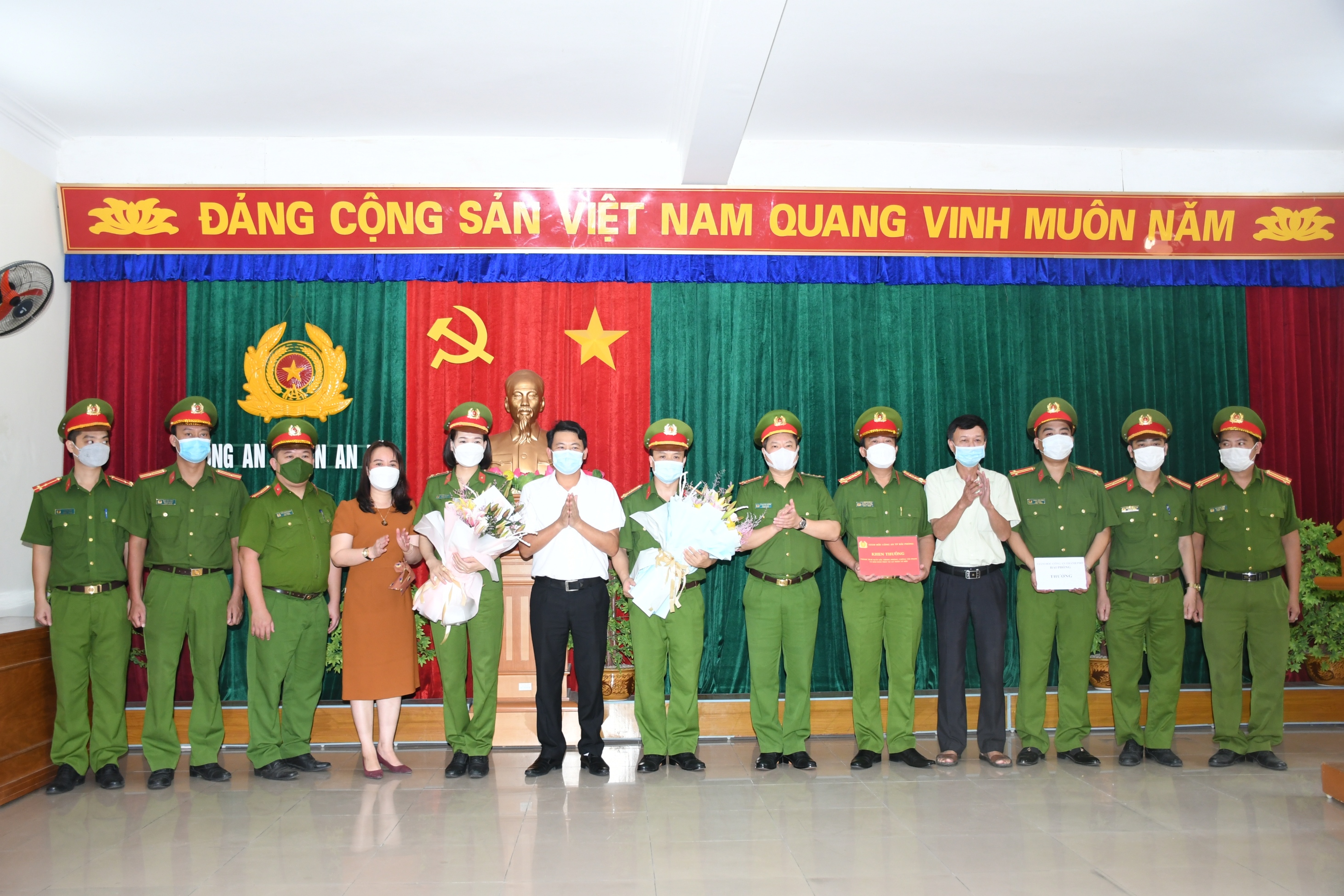 Khen thưởng Công an huyện An Lão
